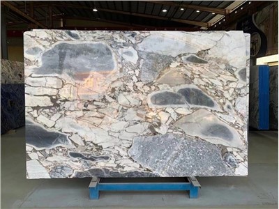 Vandenyno audros marmuras